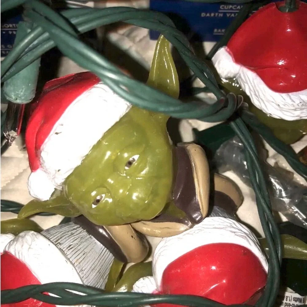 Stars Wars cupcake Decorating kits + YODA heads XMAS Lights RARE collectibles